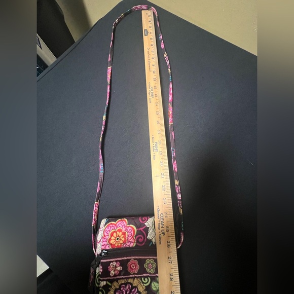 VERA BRADLEY CROSSBODY BAG/PURSE IN BROWNS/PINKS FLORALS.  Great Condition. - Picture 5 of 10
